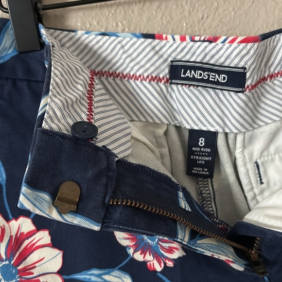 Lands' End Women's Blue Floral Mid Rise Straight Leg Chino Crop Pants Capri SZ 8 - Picture 5 of 8